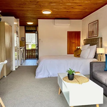 The Swiss Chalet Holiday Apartment 6, Bay Of Islands Paihia Exterior photo